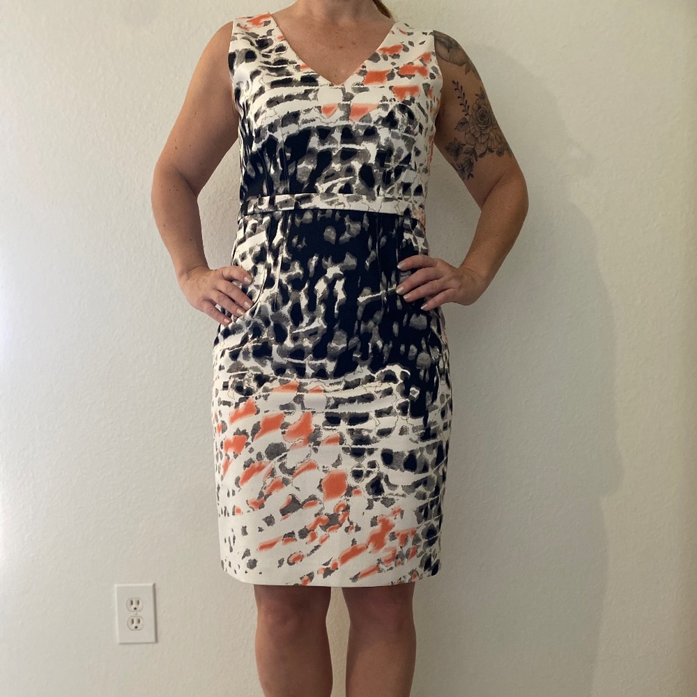 Tahari V Neck Fitted Dress Size 4